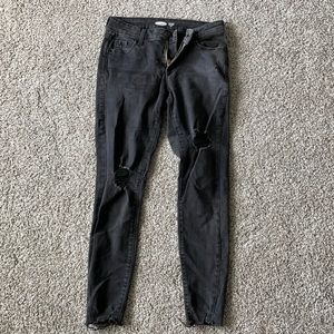 Old Navy Rockstar Super Skinny Ankle jeans in distressed black